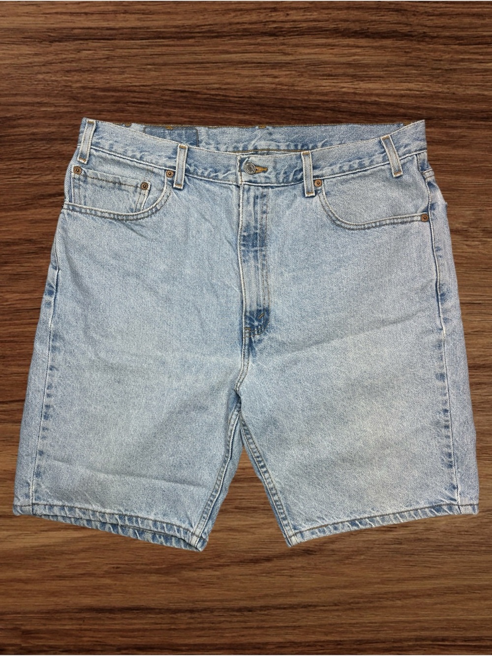 Levi’s 505 Regular Fit 9” Jean Shorts. Size 36